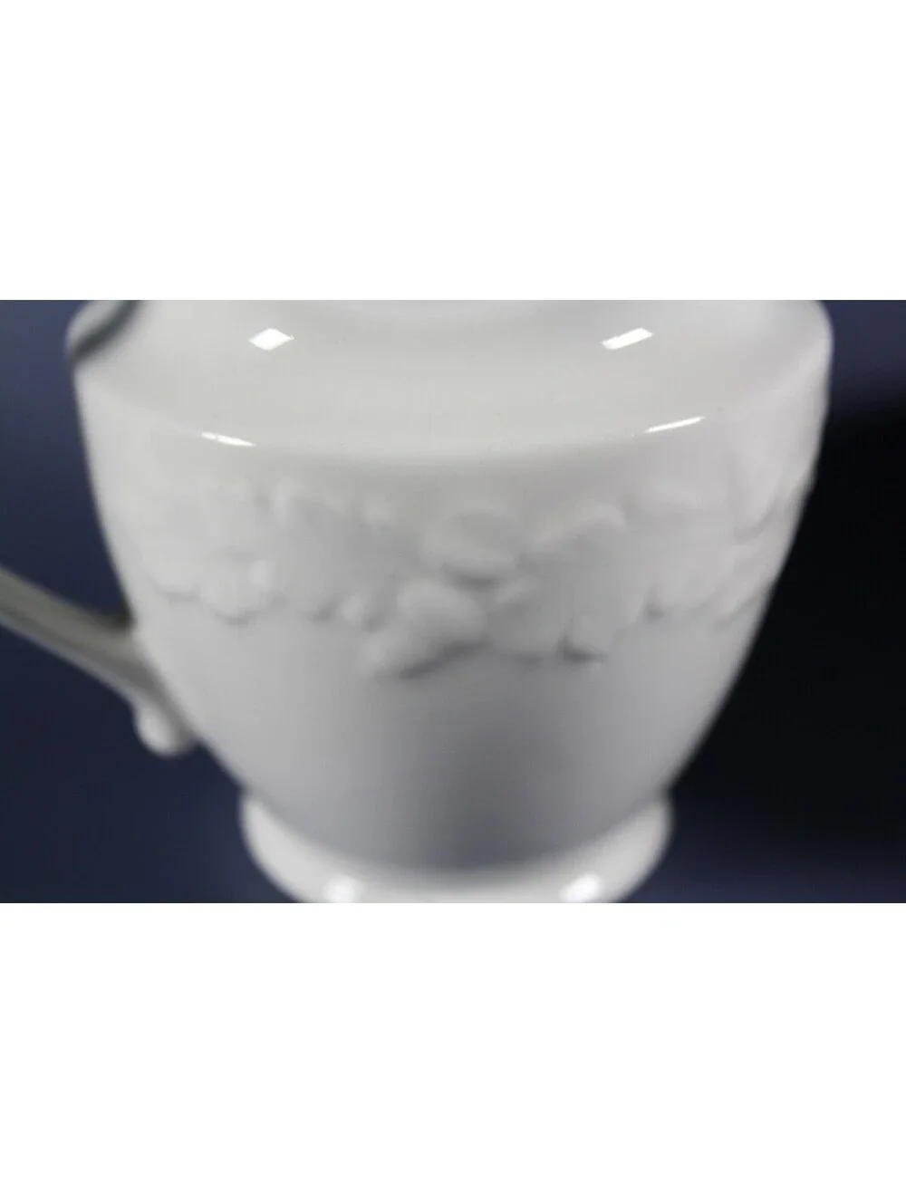 Martha Stewart Everyday MSE Acorn White Creamer & Covered Sugar Bowl Set